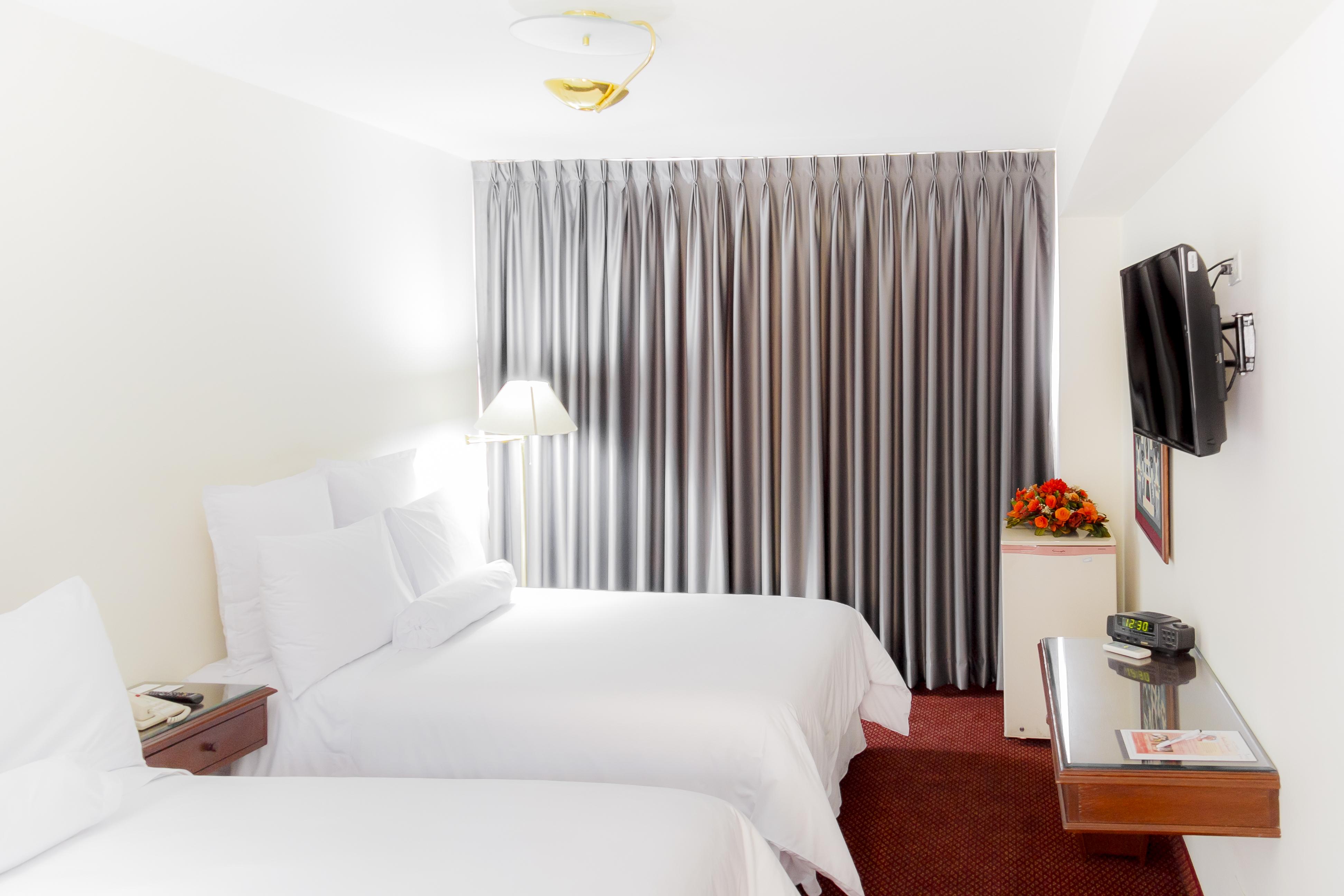 Hotel Carrera Lima Buitenkant foto