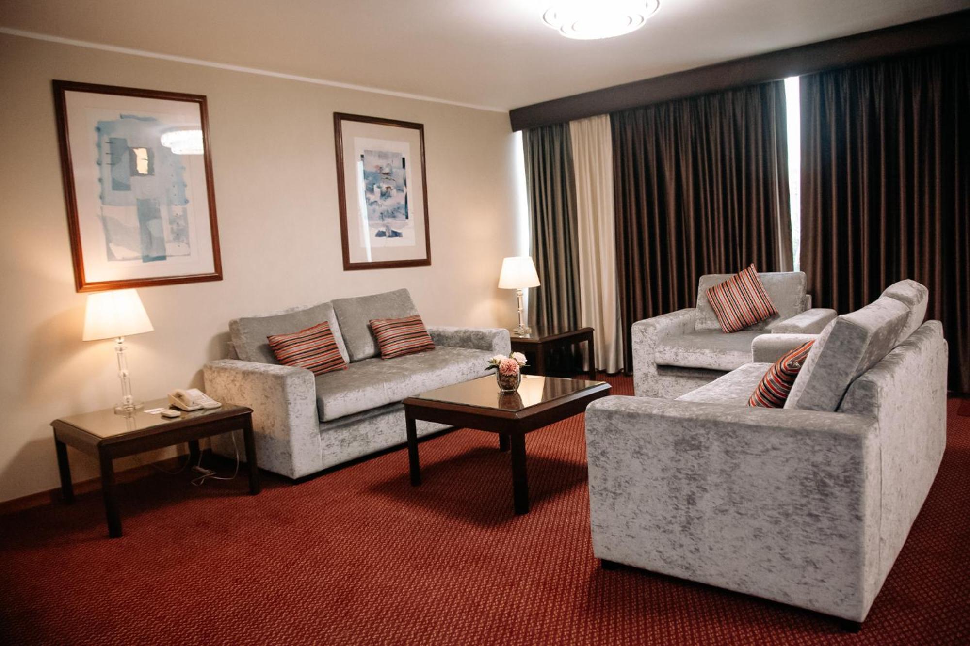 Hotel Carrera Lima Buitenkant foto