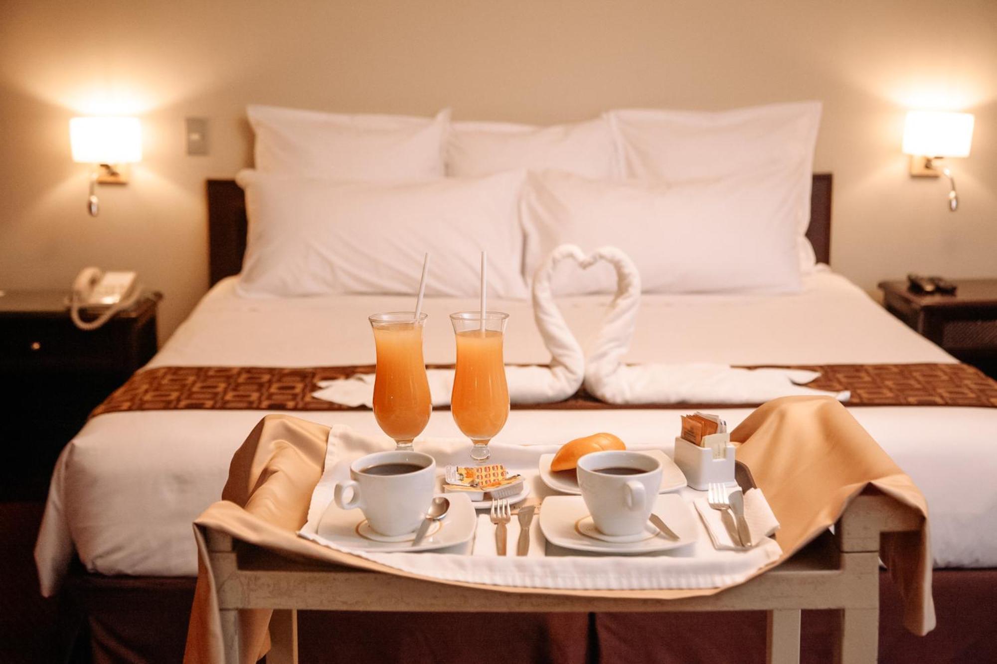 Hotel Carrera Lima Buitenkant foto